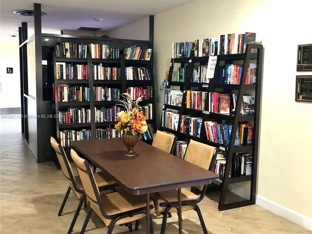 9320 Sunrise Lakes Blvd # 308, Sunrise FL 33322