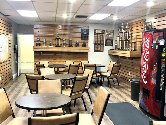 9320 Sunrise Lakes Blvd # 308, Sunrise FL 33322