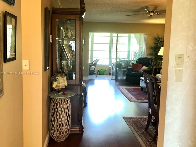 9320 Sunrise Lakes Blvd # 308, Sunrise FL 33322