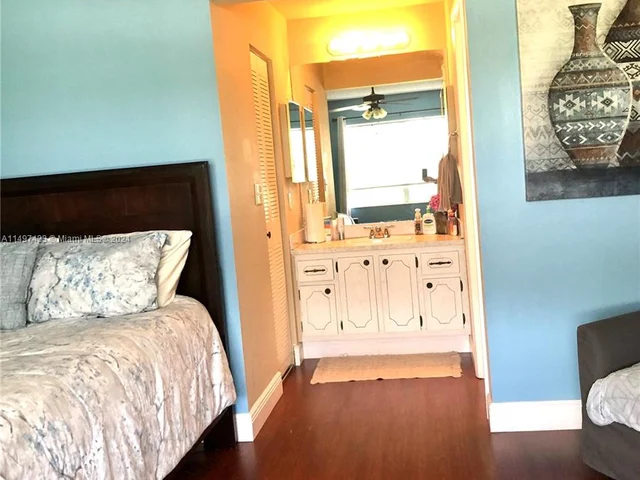 9320 Sunrise Lakes Blvd # 308, Sunrise FL 33322