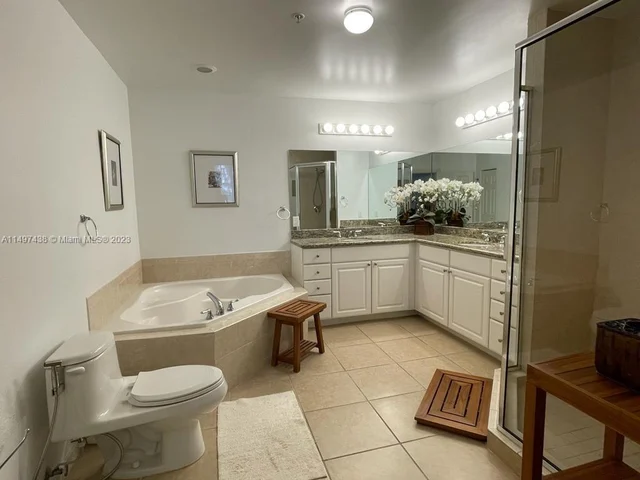 3001 NE 185th St # 114, Aventura FL 33180