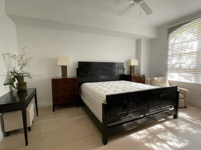 3001 NE 185th St # 114, Aventura FL 33180