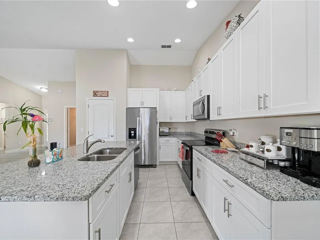 426 BLOOMFIELD DR, Kissimmee FL 34758