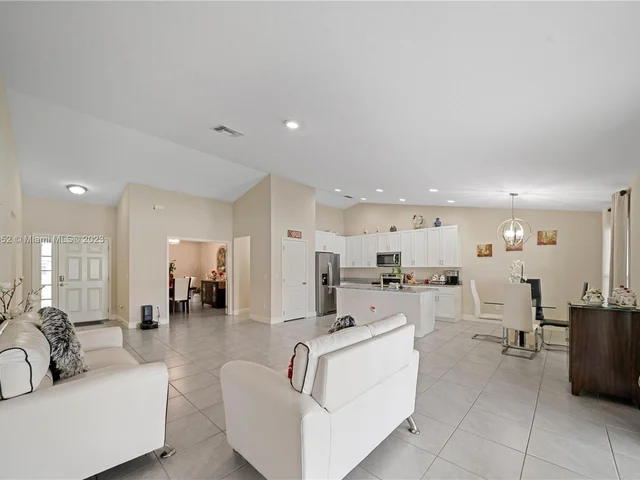 426 BLOOMFIELD DR, Kissimmee FL 34758