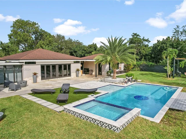 19450 SW 234th St, Homestead FL 33031