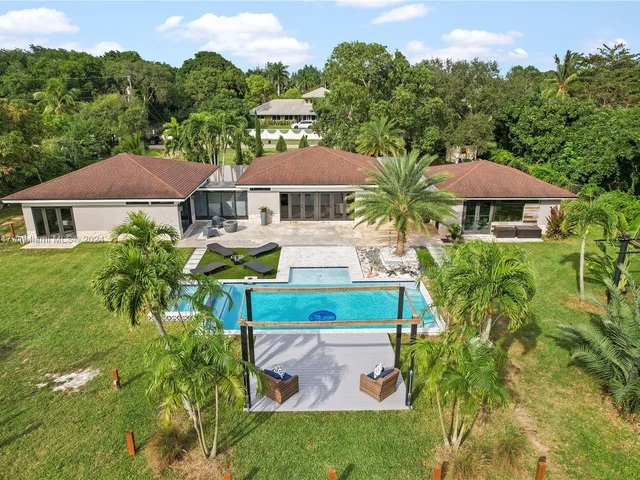 19450 SW 234th St, Homestead FL 33031