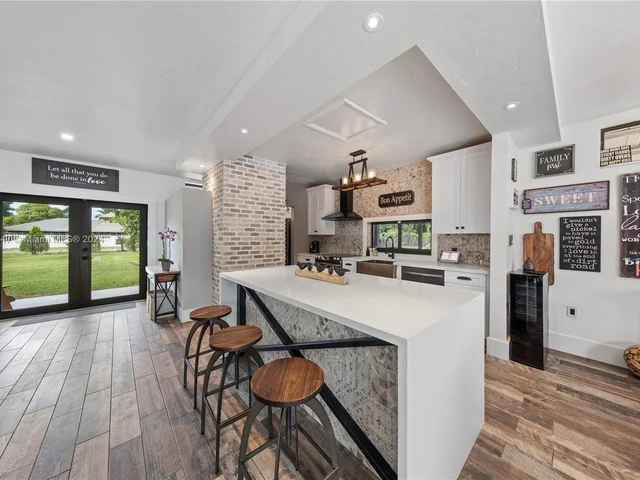 19450 SW 234th St, Homestead FL 33031