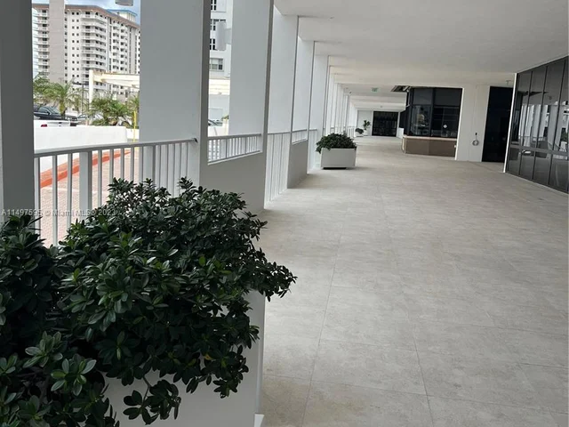 2101 S Ocean Dr # 2007, Hollywood FL 33019