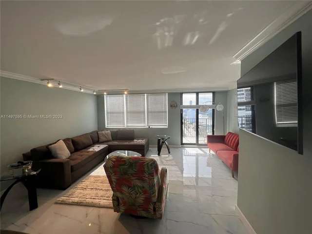 2101 S Ocean Dr # 2007, Hollywood FL 33019