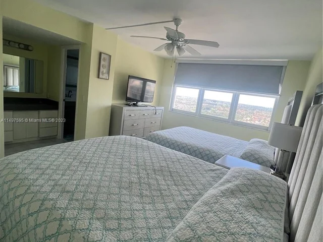 2101 S Ocean Dr # 2007, Hollywood FL 33019