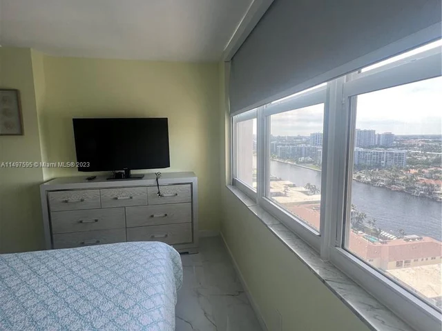 2101 S Ocean Dr # 2007, Hollywood FL 33019