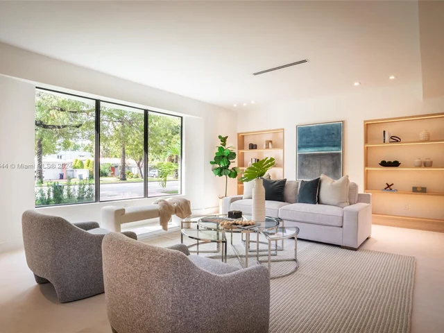 4321 Alton Rd, Miami Beach FL 33140