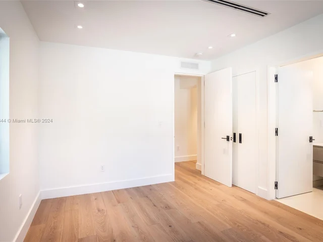 4321 Alton Rd, Miami Beach FL 33140