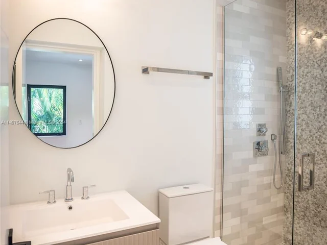 4321 Alton Rd, Miami Beach FL 33140