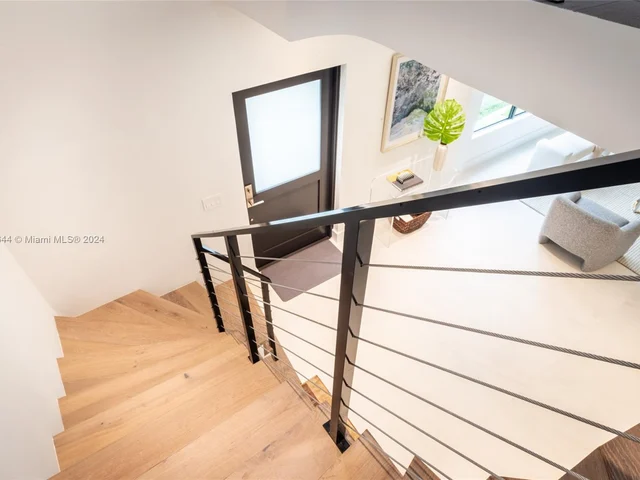 4321 Alton Rd, Miami Beach FL 33140