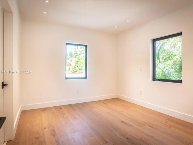 4321 Alton Rd, Miami Beach FL 33140