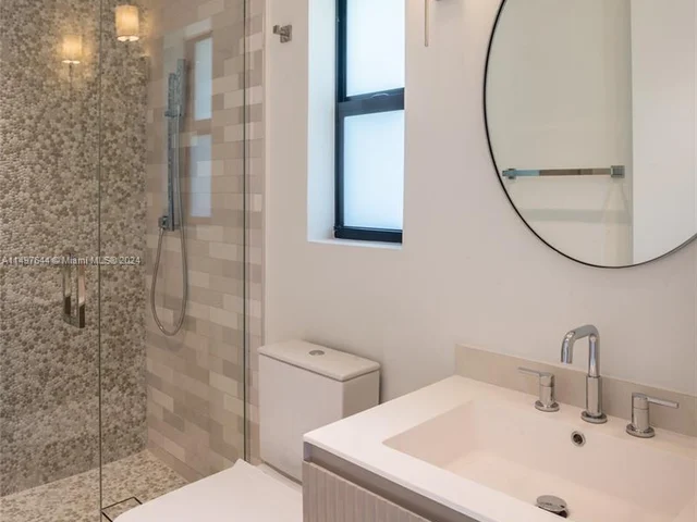 4321 Alton Rd, Miami Beach FL 33140