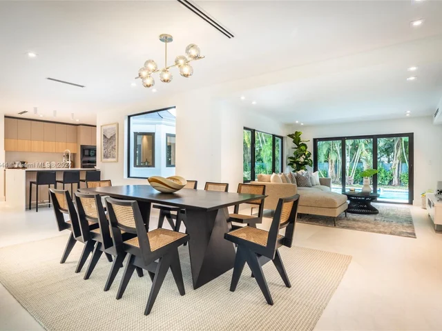 4321 Alton Rd, Miami Beach FL 33140