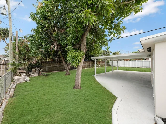 1739 W 79th St, Hialeah FL 33014