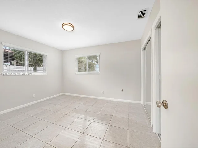 1739 W 79th St, Hialeah FL 33014