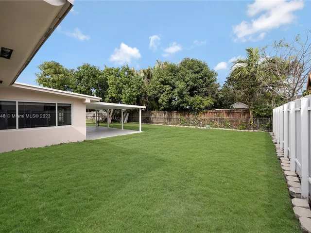 1739 W 79th St, Hialeah FL 33014