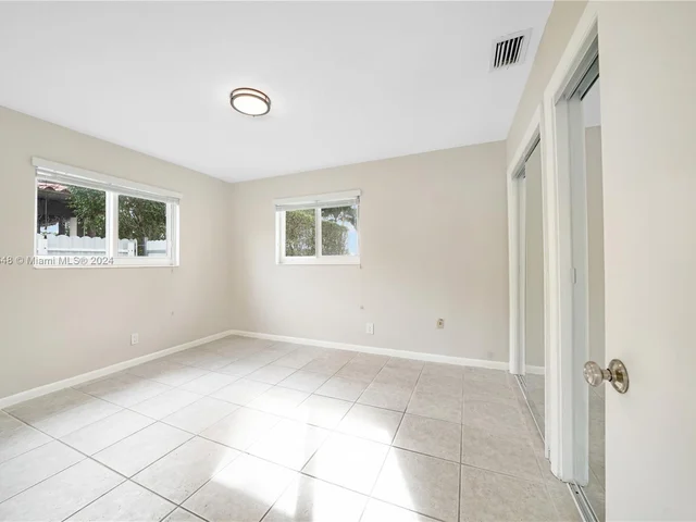 1739 W 79th St, Hialeah FL 33014