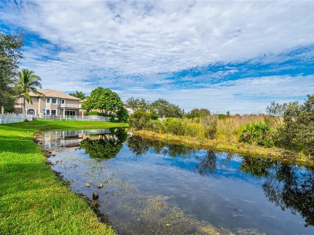 14909 SW 54th St, Miramar FL 33027