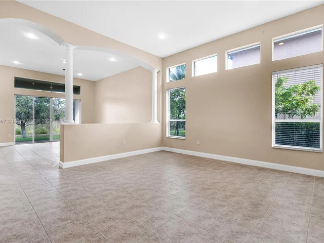 14909 SW 54th St, Miramar FL 33027