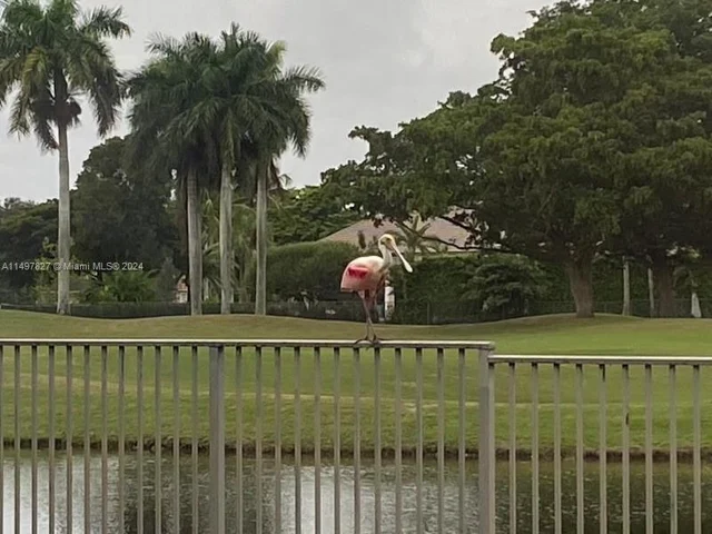 2585 Mayfair Ln, Weston FL 33327