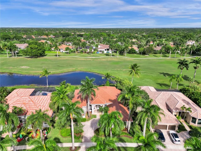 2585 Mayfair Ln, Weston FL 33327