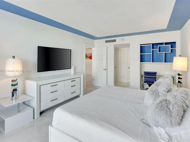 5555 Collins Ave # 11Z, Miami Beach FL 33140
