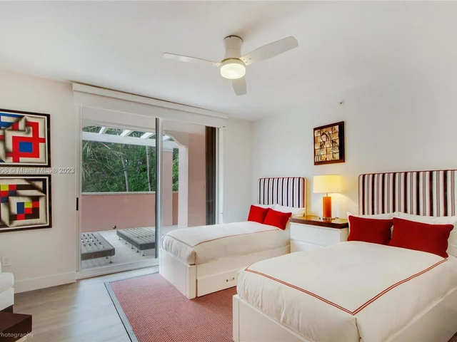 721 Crandon Blvd # 208, Key Biscayne FL 33149