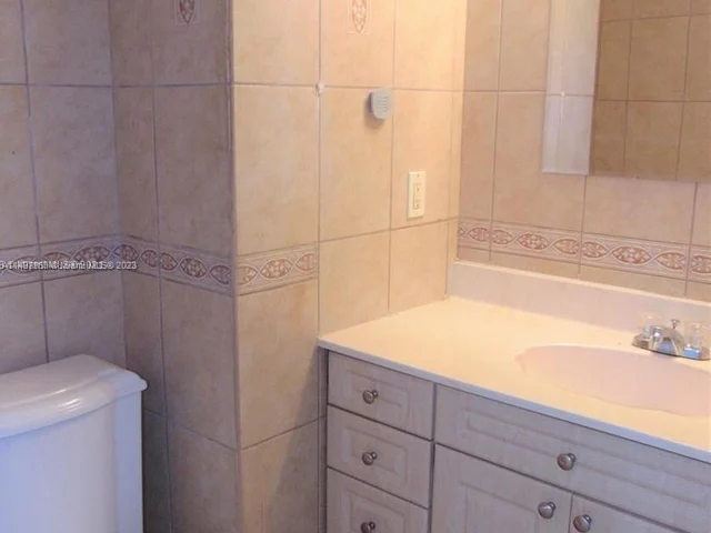 3703 NE 166th St # 409, North Miami Beach FL 33160