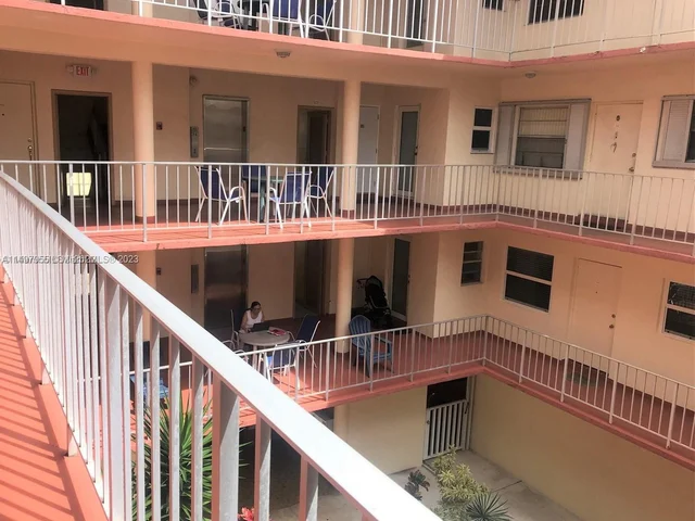 1747 Rodman St # 308, Hollywood FL 33020