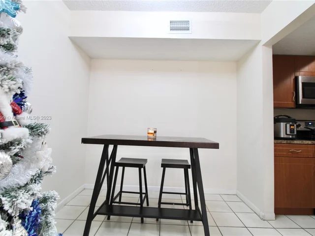 556 NW 114th Ave # 201, Sweetwater FL 33172