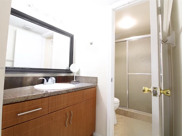 556 NW 114th Ave # 201, Sweetwater FL 33172