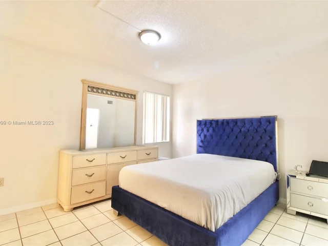 556 NW 114th Ave # 201, Sweetwater FL 33172