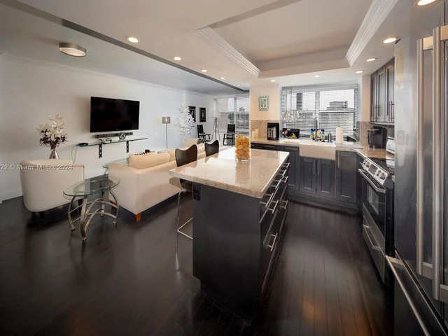 800 Parkview Dr # 1014, Hallandale Beach FL 33009