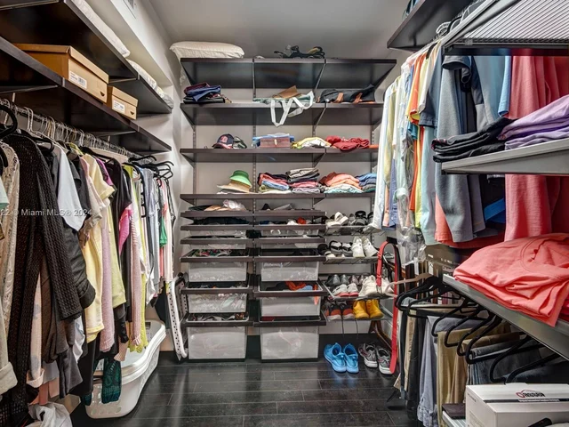 800 Parkview Dr # 1014, Hallandale Beach FL 33009