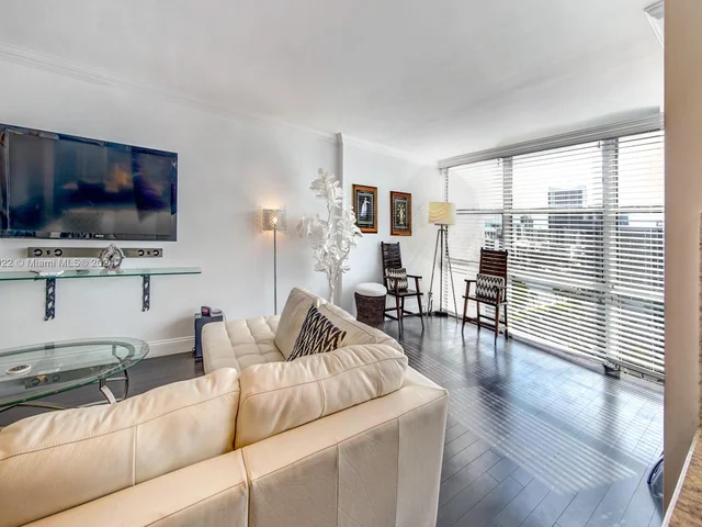 800 Parkview Dr # 1014, Hallandale Beach FL 33009