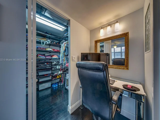 800 Parkview Dr # 1014, Hallandale Beach FL 33009