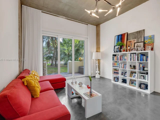 11111 Biscayne Blv # 1F, Miami FL 33181