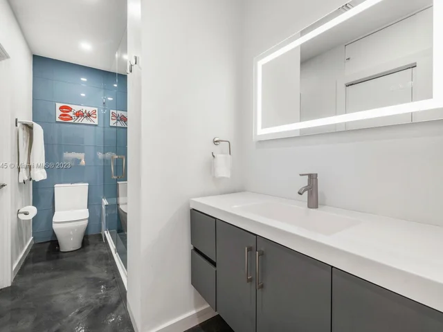 11111 Biscayne Blv # 1F, Miami FL 33181