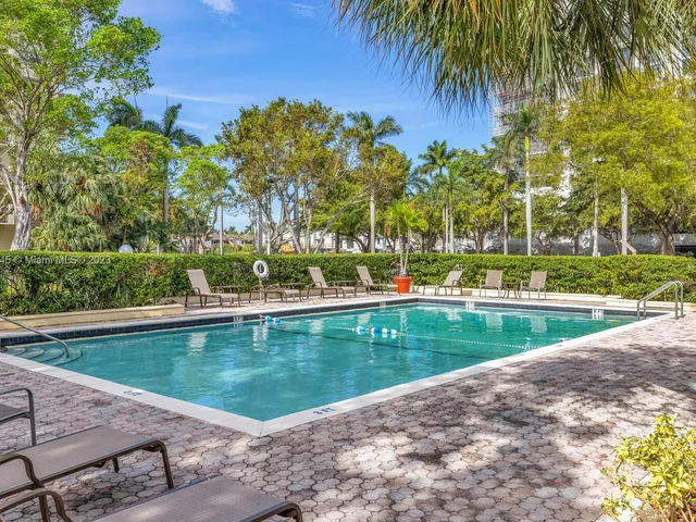 11111 Biscayne Blv # 1F, Miami FL 33181