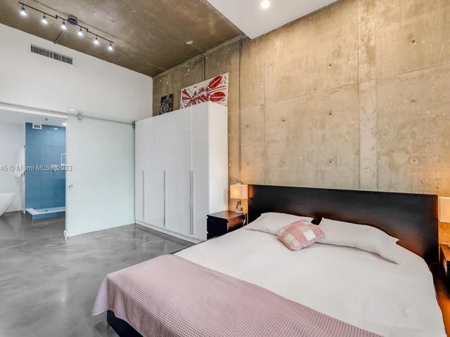 11111 Biscayne Blv # 1F, Miami FL 33181