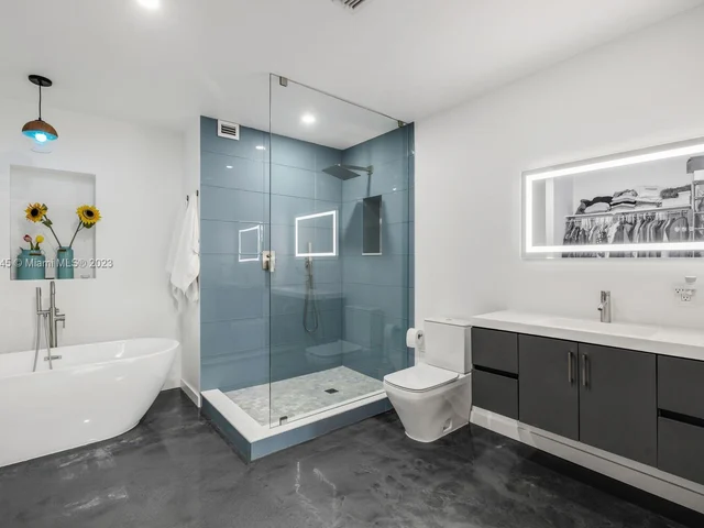 11111 Biscayne Blv # 1F, Miami FL 33181