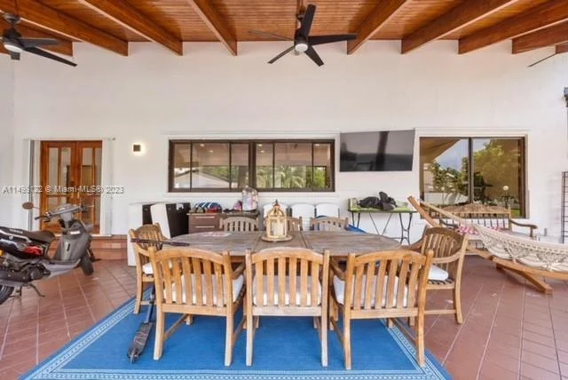 7720 SW 77th Ave, Miami FL 33143