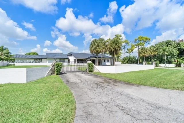 7720 SW 77th Ave, Miami FL 33143