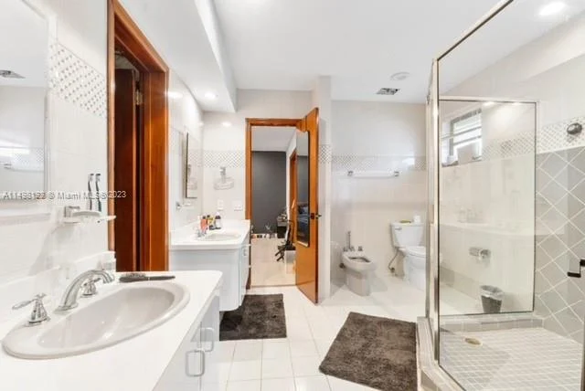 7720 SW 77th Ave, Miami FL 33143