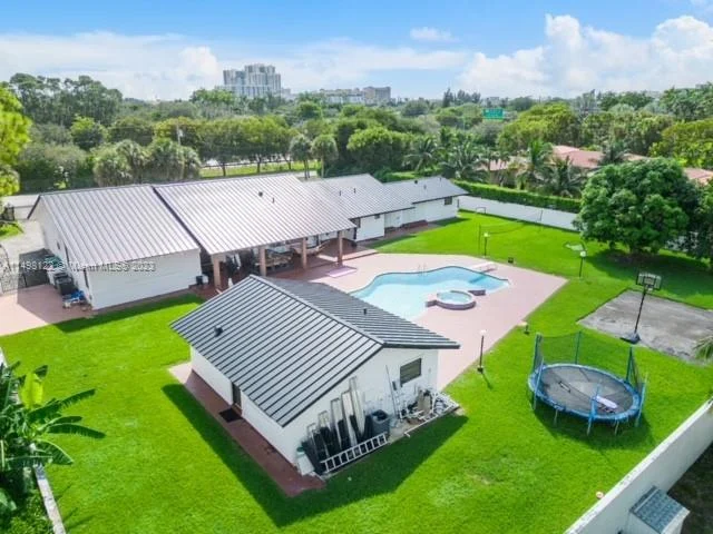 7720 SW 77th Ave, Miami FL 33143